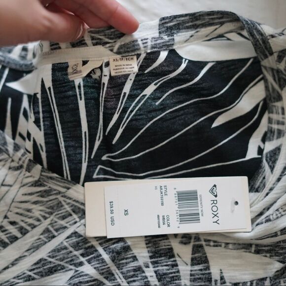 Roxy Serenity Now Palm Print Pattern Hawaiian Tropical Split Hem Pocket Tee XS - Picture 6 of 6